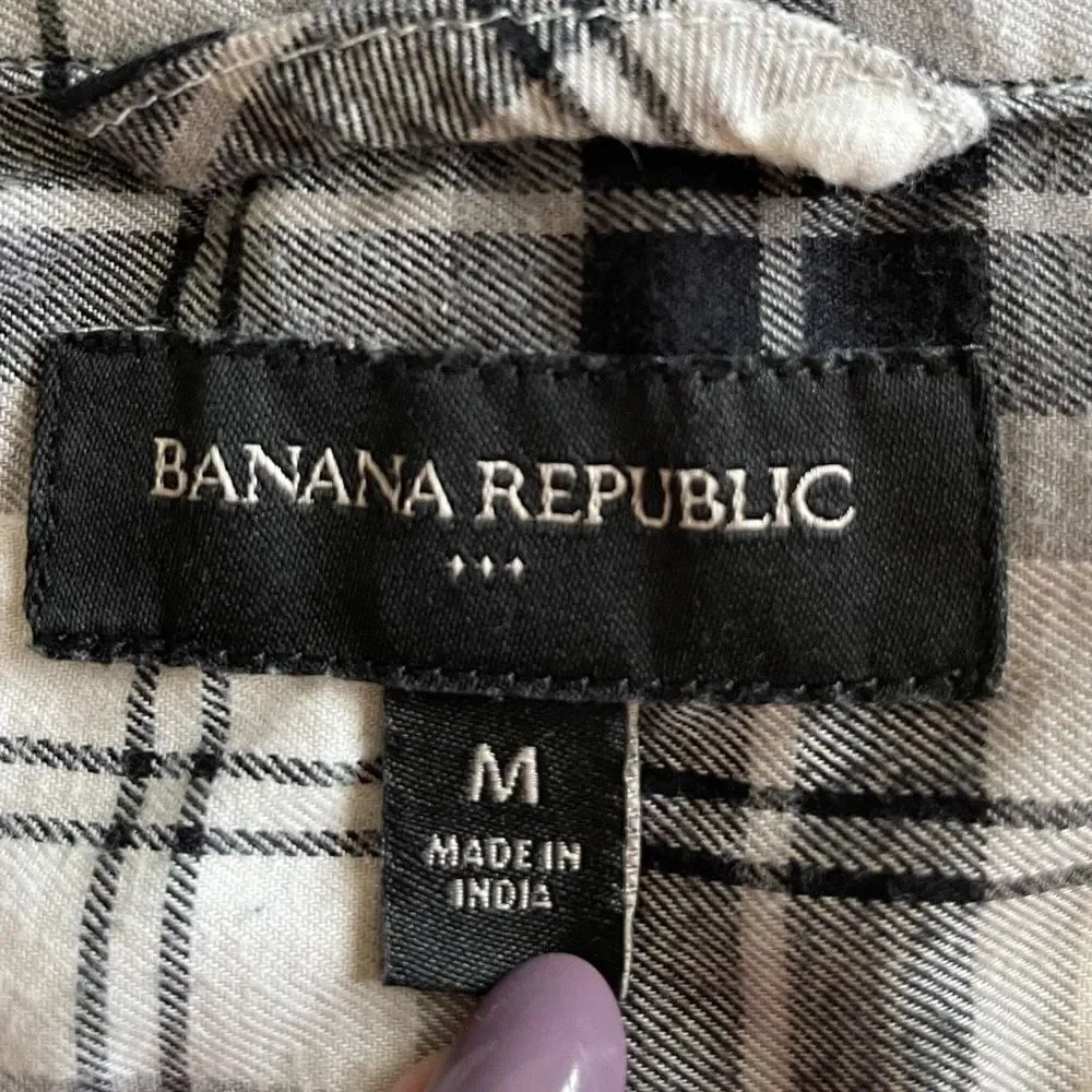 Banana Republic Men’s Button-Down Flannel Shirt
